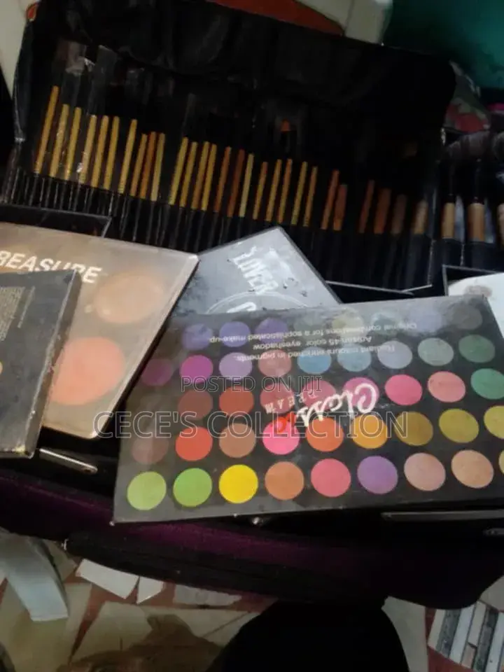 Make-Up Box