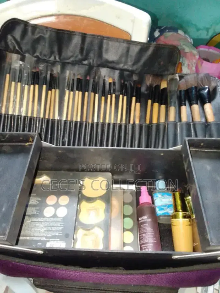 Make-Up Box