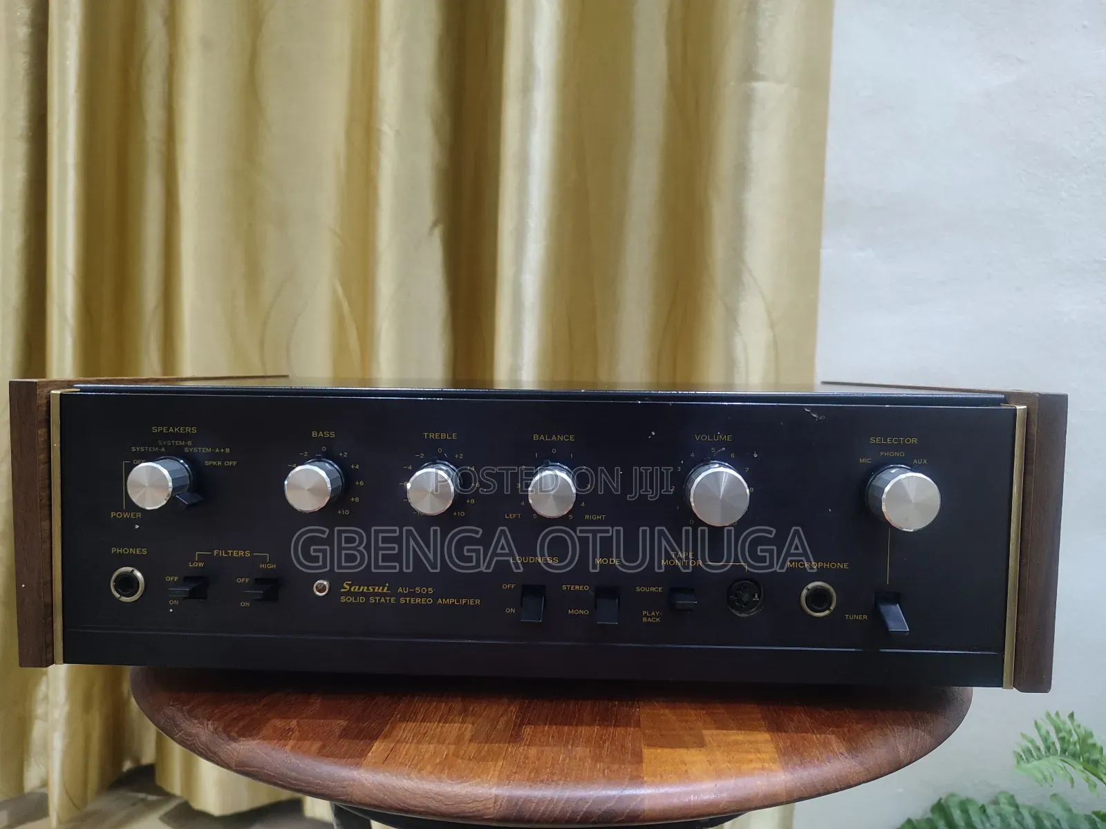 Vintage 1970s Sansui AU-505 Solid State Stereo Amplifier