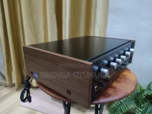Vintage 1970s Sansui AU-505 Solid State Stereo Amplifier