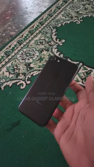 Apple iPhone 7 32 GB Black