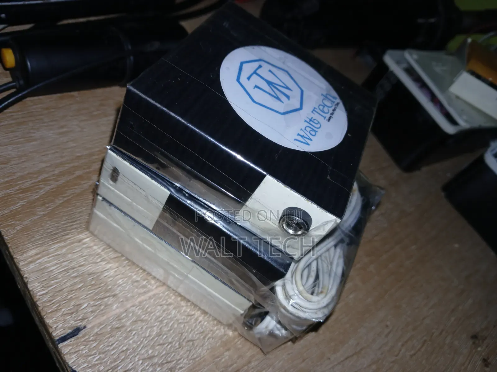 MV3 Piano Power Bank