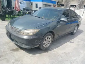 Toyota Camry LE 4dr Sedan (2.4L 4cyl 5M) 2004 Green