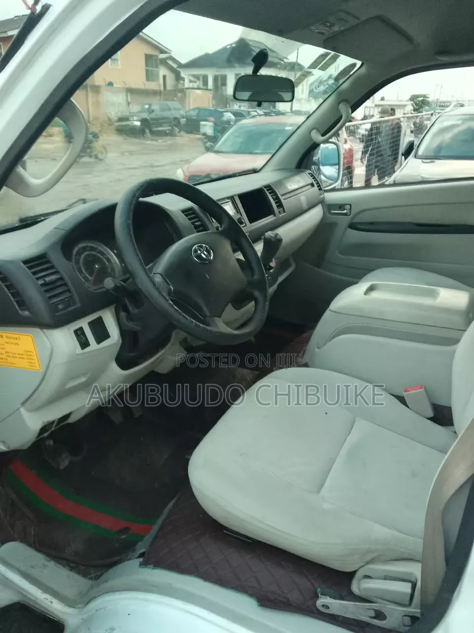 Toyota HiAce 2014 White