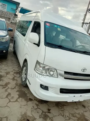 Toyota HiAce 2014 White