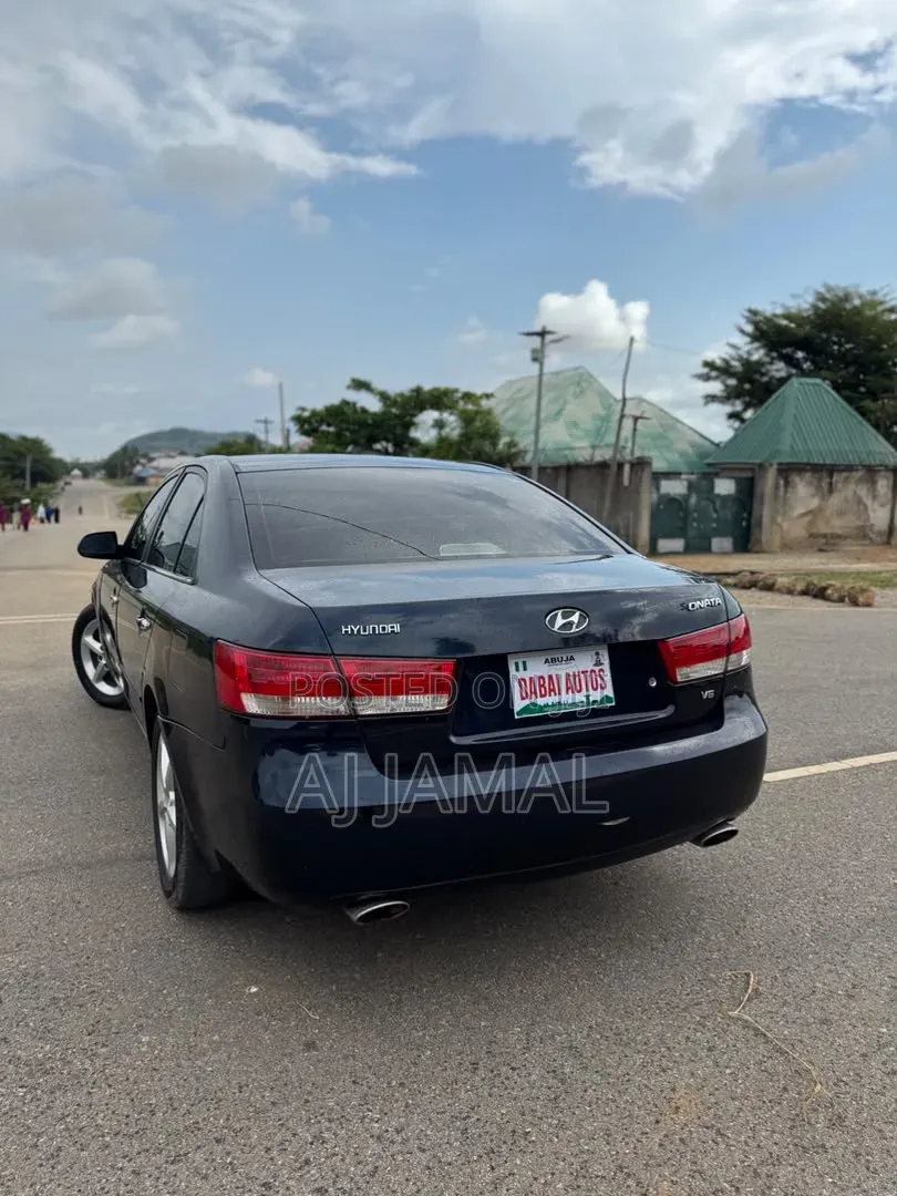 Hyundai Sonata 2010 Black