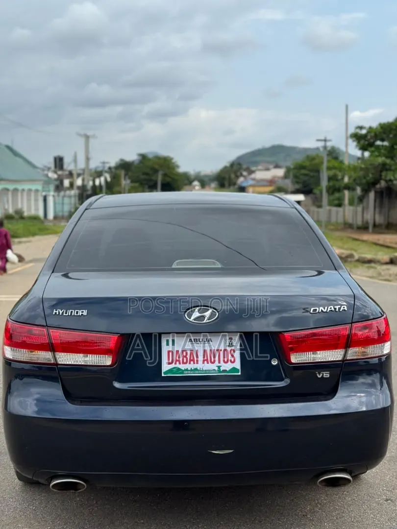 Hyundai Sonata 2010 Black