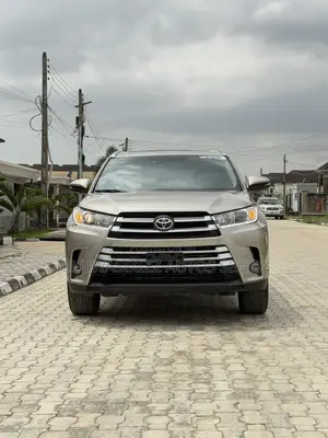 Toyota Highlander Limited Platinum 4dr SUV (3.5L 6cyl 6A) 2014 Gold