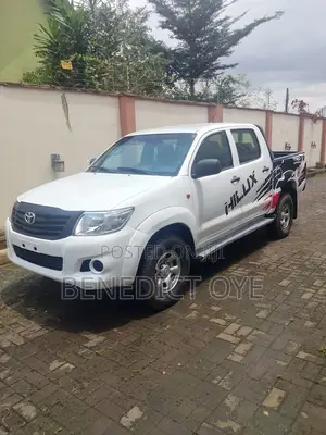 Toyota Hilux SR5 4x4 2013 White