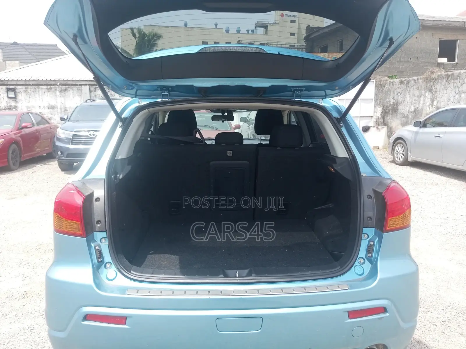 Mitsubishi Outlander 2012 Blue