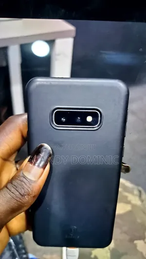 Samsung Galaxy S10e 128 GB Blue