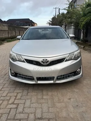 Toyota Camry 2014 Silver