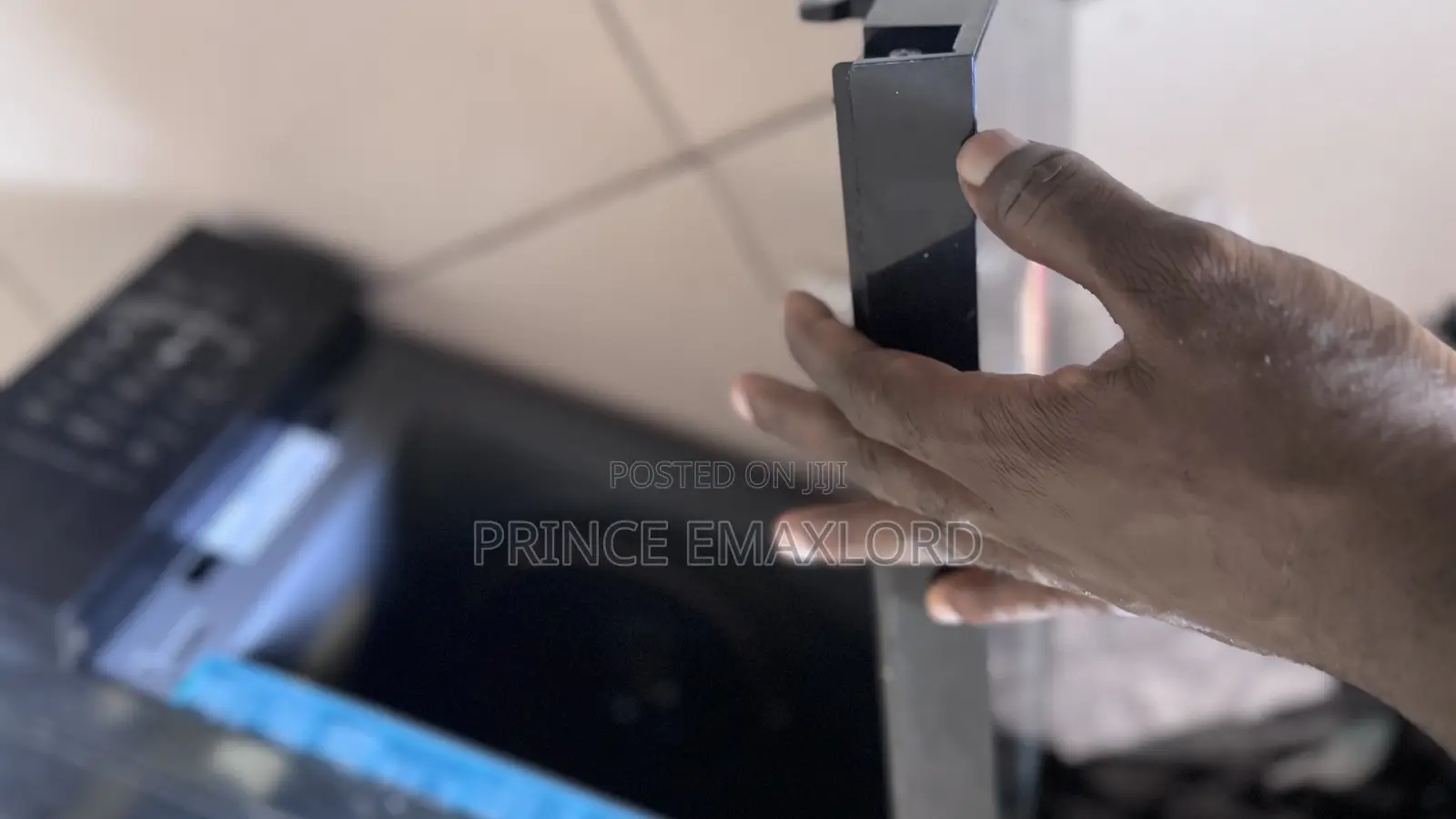 Hisense MicroWave Machine