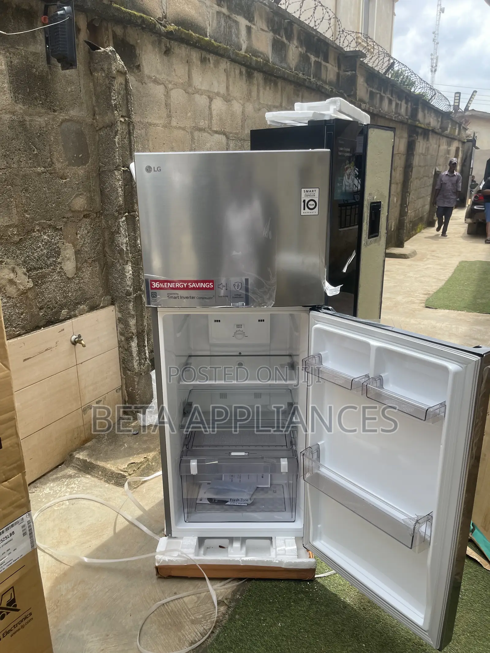 Modern Silver Non-Frost Refrigerator 260L