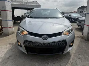 Toyota Corolla LE 4dr Sedan (1.8L 4cyl CVT) 2016 Silver