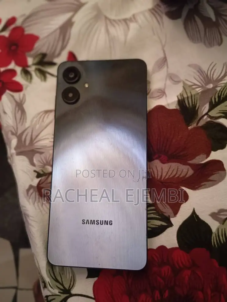 Samsung Galaxy A06 64 GB Black