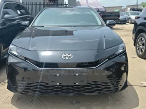 Toyota Camry XLE 2025 Black