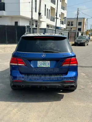 Mercedes-Benz GLE-Class GLE 400 4MATIC 2017 Blue