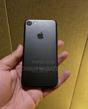 Apple iPhone 7 32 GB Black
