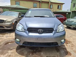 Toyota Matrix Hatchback FWD (1.8L 4cyl 5M) 2005 Blue