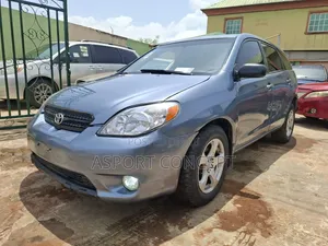 Toyota Matrix Hatchback FWD (1.8L 4cyl 5M) 2005 Blue