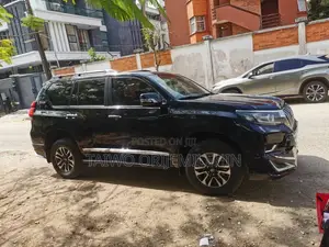 Toyota Land Cruiser Prado 4.0 2023 Black