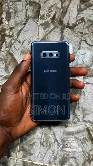 Samsung Galaxy S10e 128 GB Blue