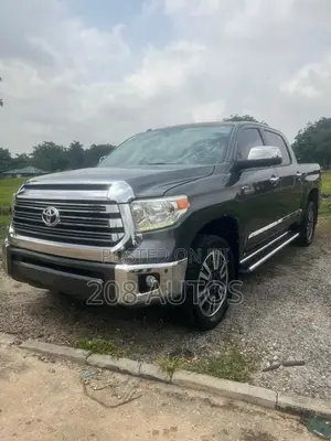 Toyota Tundra 1794 5.7L V8 w/FFV 4x4 CrewMax 5.6 ft. box 145.7 in. WB