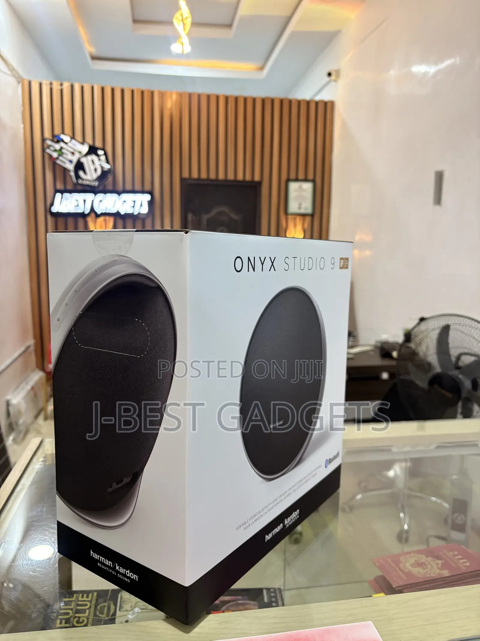 Onyx Studio 9