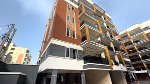 2bdrm Apartment in Lauren Ashley Courts, Lekki Phase 1 for sale