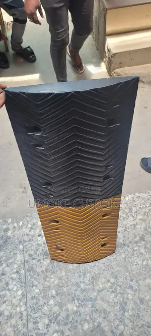 Heavy Duty Rubber Speed Bump / Speed Breaker Black & Yellow
