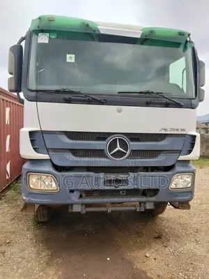 Mercedes 3340 SemiTrailer