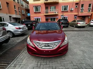 Hyundai Sonata GLS Sedan FWD (2.4L 4cyl 6A) 2013 Red