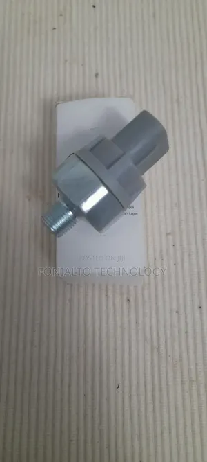 Oil Pressure Switch 83530-28020 for Toyota Lexus