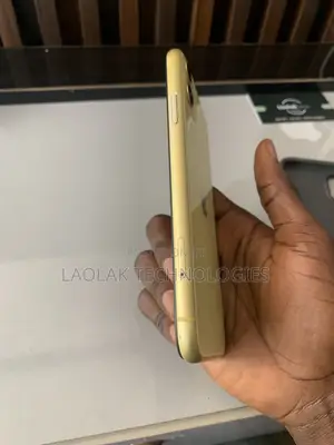 Apple iPhone 11 64 GB Yellow