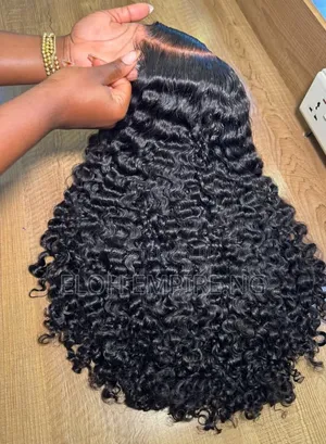 20"SDD Pixie Curls 200g With 5by5 Closure