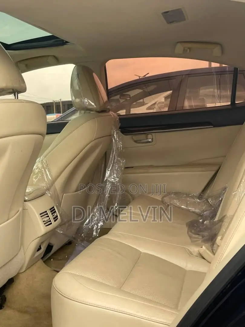 Lexus ES 2013 Blue