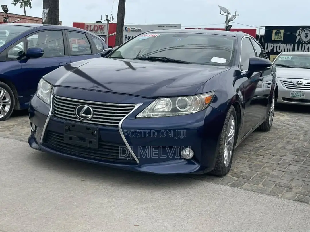 Lexus ES 2013 Blue