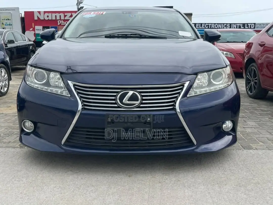 Lexus ES 2013 Blue