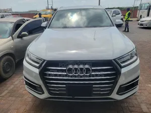 Audi Q7 2.0T Premium AWD quattro 2017 White