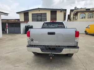 Toyota Tundra CrewMax 2010 Blue