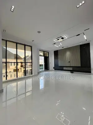 5bdrm Duplex in Lekki for sale
