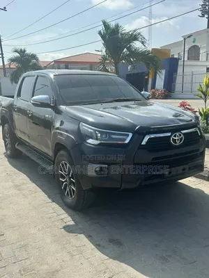 Toyota Hilux 2013 Black