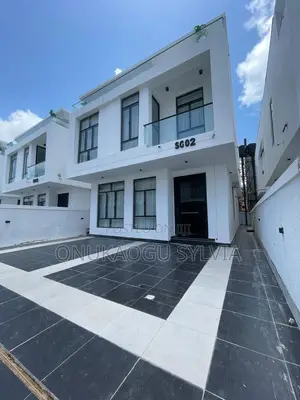 5bdrm Duplex in Chevron for sale