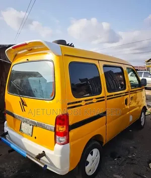 Suzuki Every 2010 Yellow