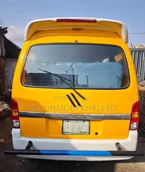 Suzuki Every 2010 Yellow