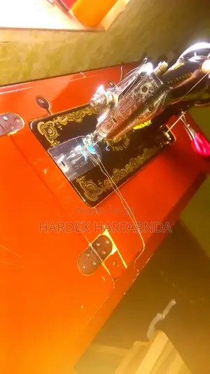Manual Sewing Machine