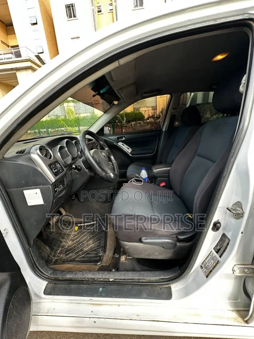 Toyota Matrix 2006 White