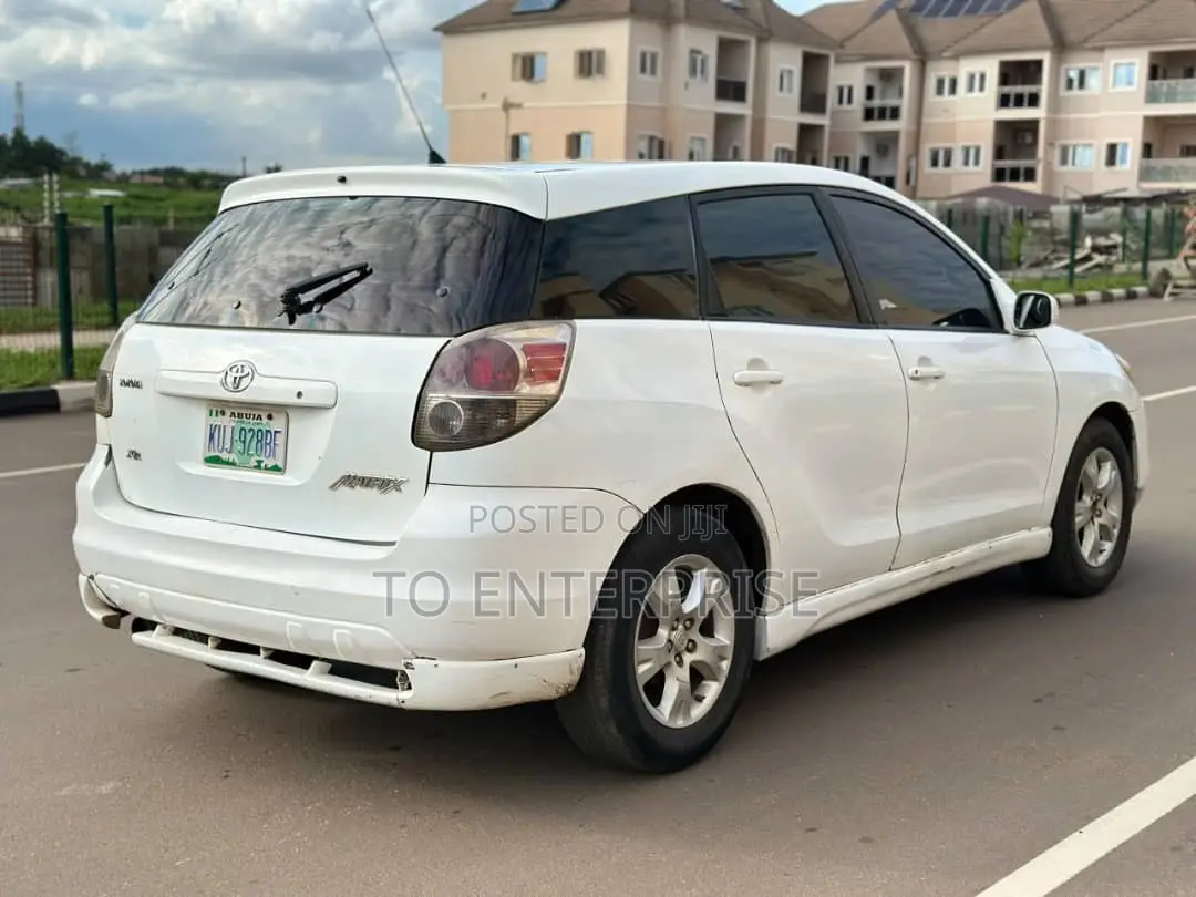Toyota Matrix 2006 White