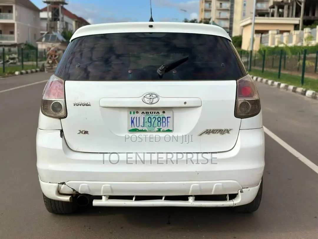 Toyota Matrix 2006 White